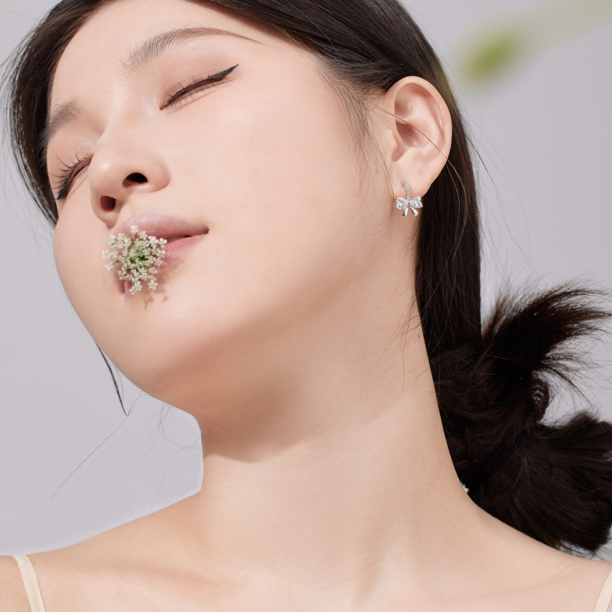 [Everoly JW]Exquisite Earrings With Heart-Shaped Bow Design