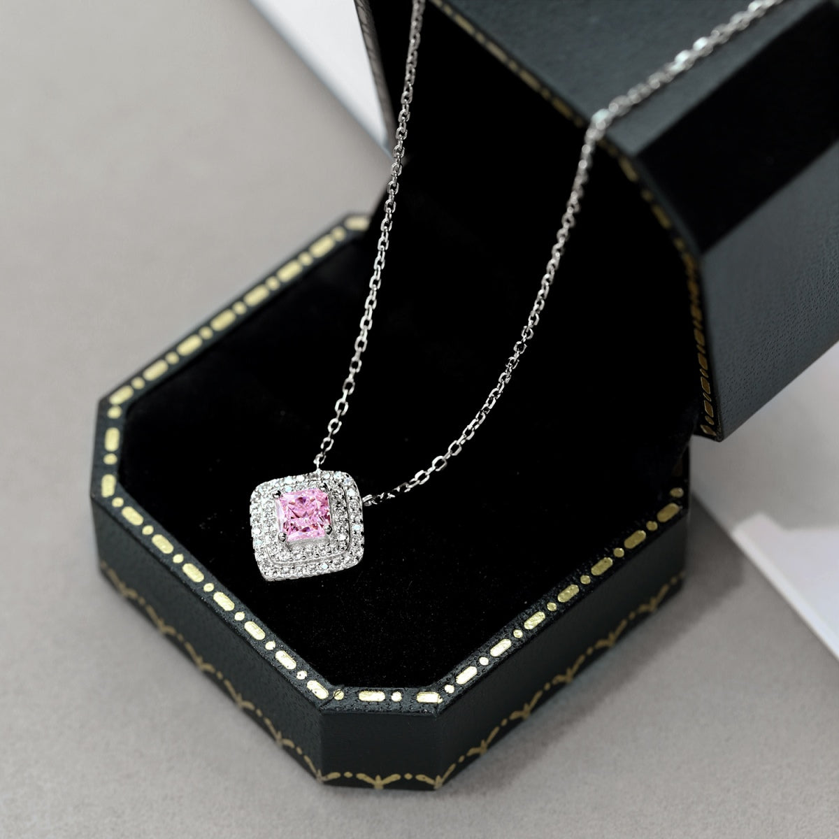 [Everoly JW]Sparkling Asscher Cut Necklace