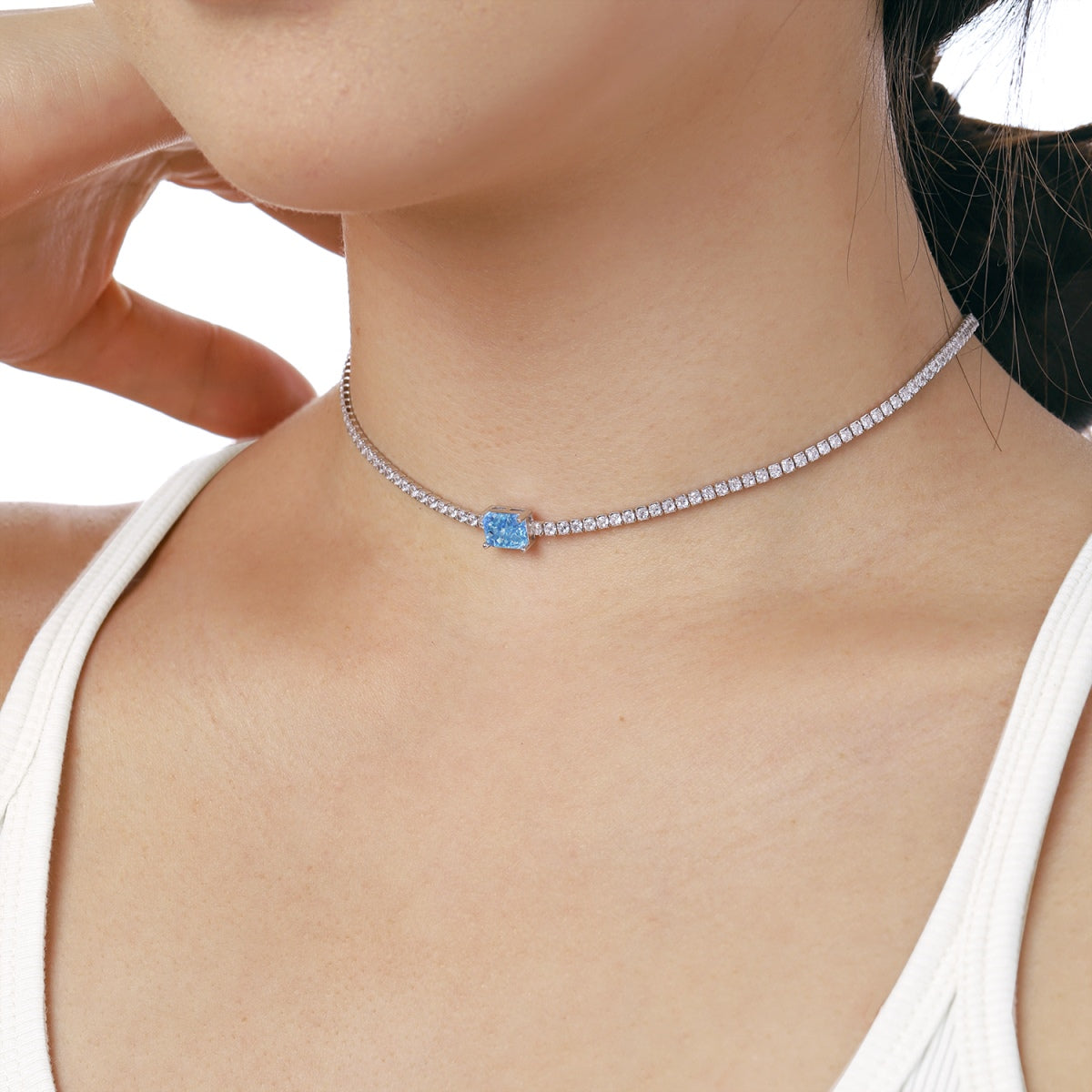 [Everoly JW]2.0 carat Ornate Emerald Cut Necklace