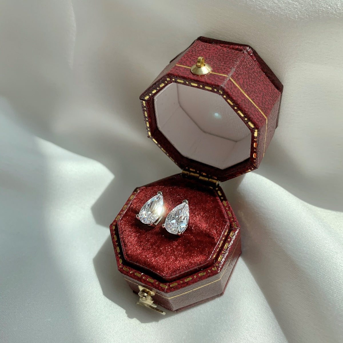 [Everoly JW]Ornate Water Drop Shape Earrings