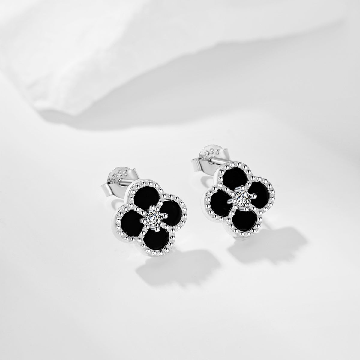 [Everoly JW]Four-Leaf Clover Flower Shape Exquisite Earrings