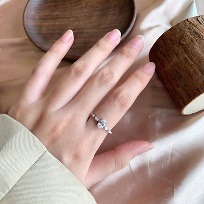 [Everoly JW]0.75 Carat Luxurious Vibrant Elongated Cushion Cut Daily Ring