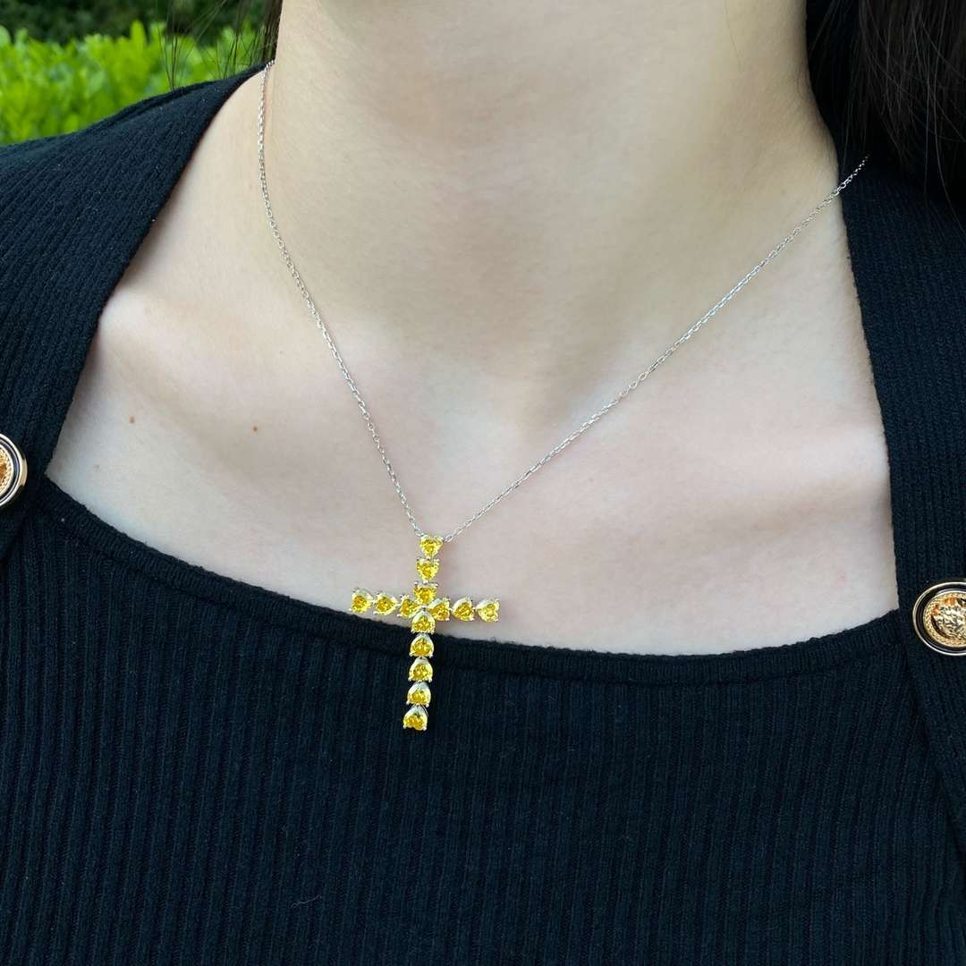 [Everoly JW]Radiant Cross Shape Necklace
