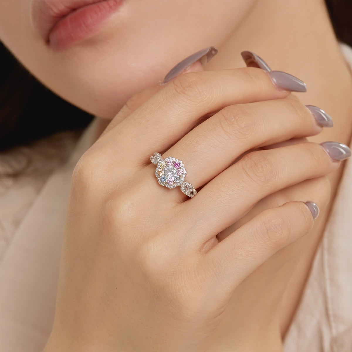 [Everoly JW]Delicate Colorful Round Cut Flower Shape Wedding Ring