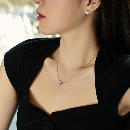 [Everoly JW]Exquisite Necklace With Four-Leaf Clover Flower Design