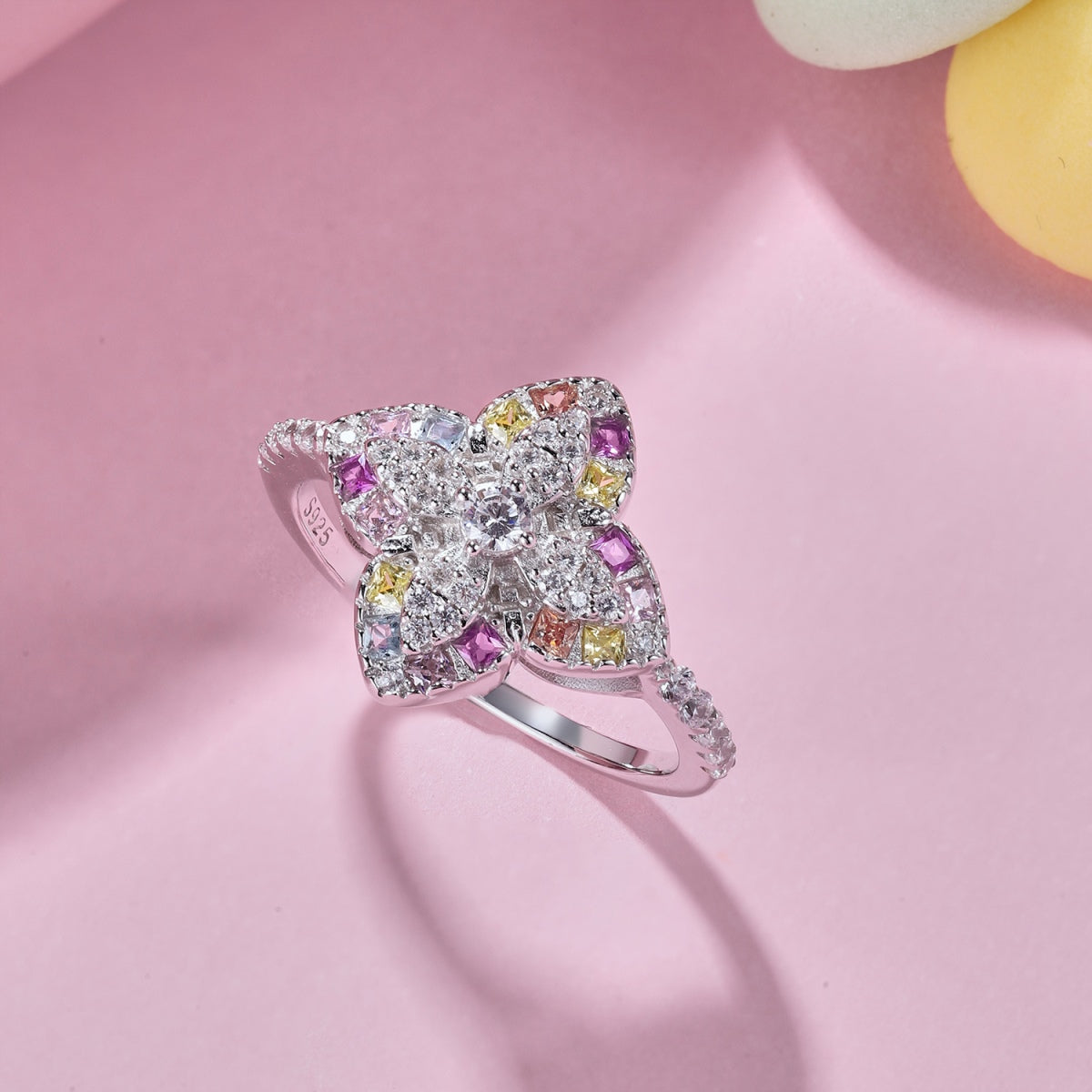 [Everoly JW]Luxurious Colorful Flower Shape Banquet Ring