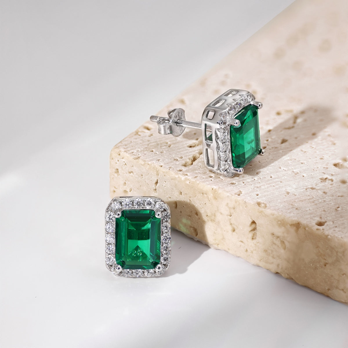 [Everoly JW]Luxurious Dainty Emerald Cut Banquet Earrings