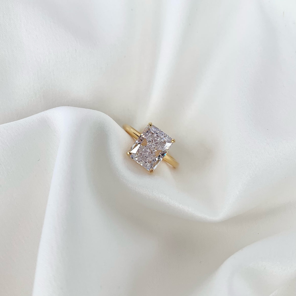 [Everoly JW]4.0 Carat Ornate Enchanting Radiand Cut Banquet Ring