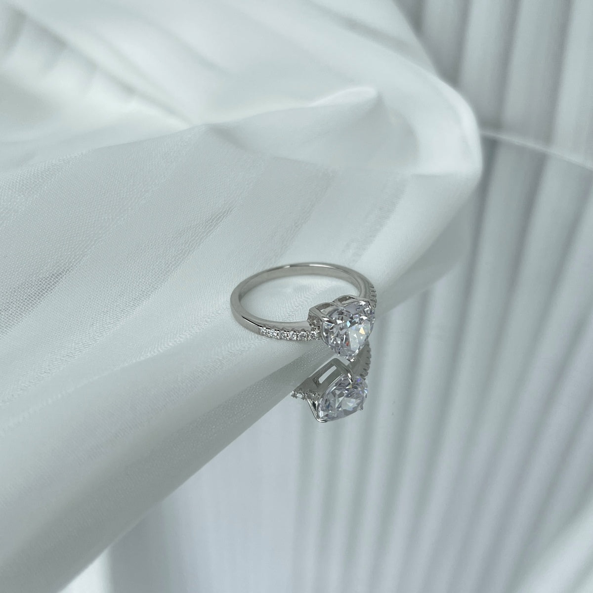 [Everoly JW]2.0 Carat Dazzling Lustrous Heart Cut Lover Ring