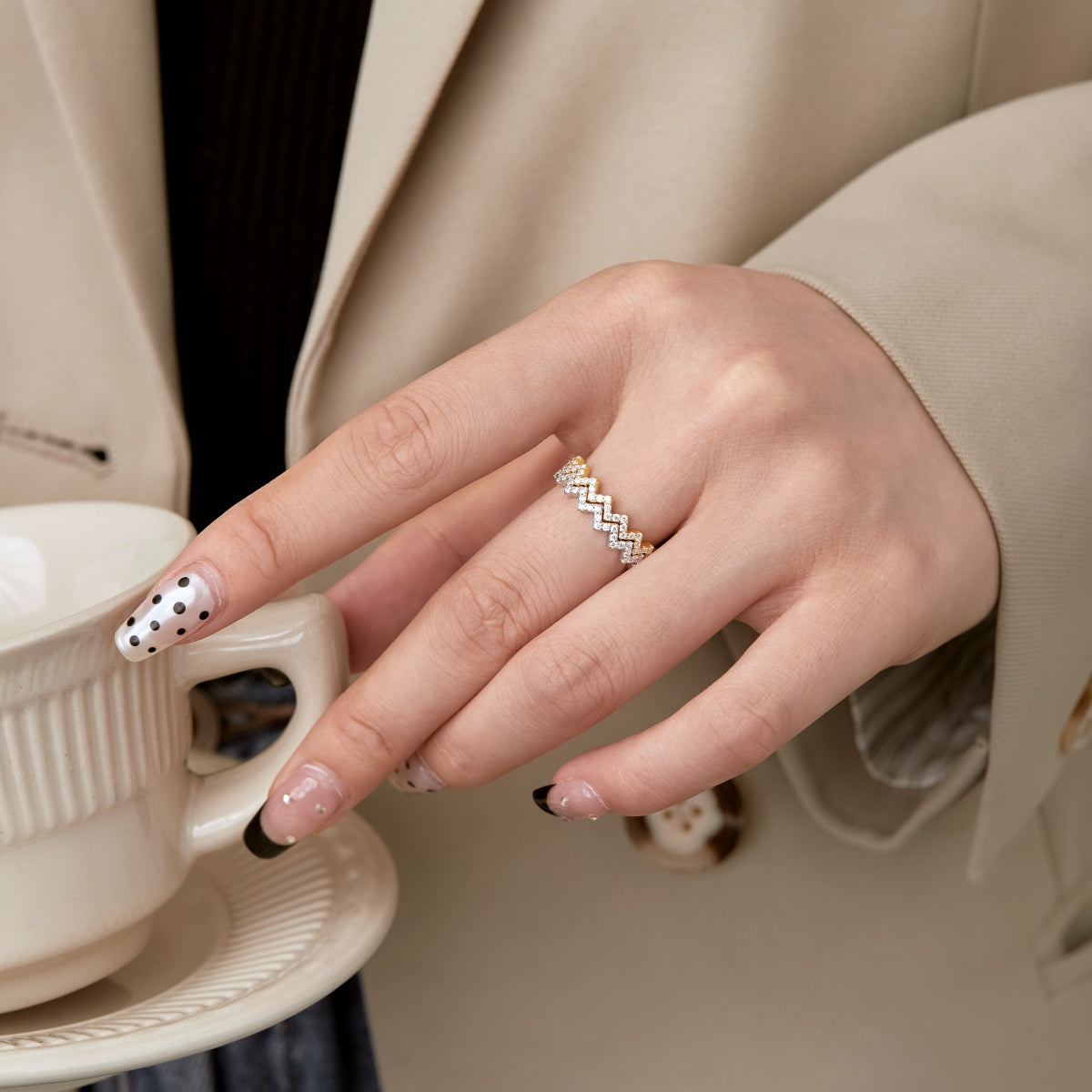 [Everoly JW]Delicate Enchanting Wave Shape Daily Ring