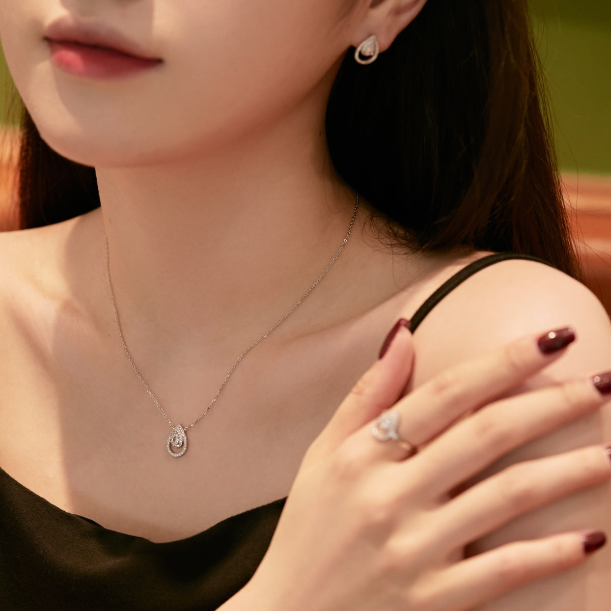 [Everoly JW]Sparkling Delicate Water Drop Shape Daily Earrings