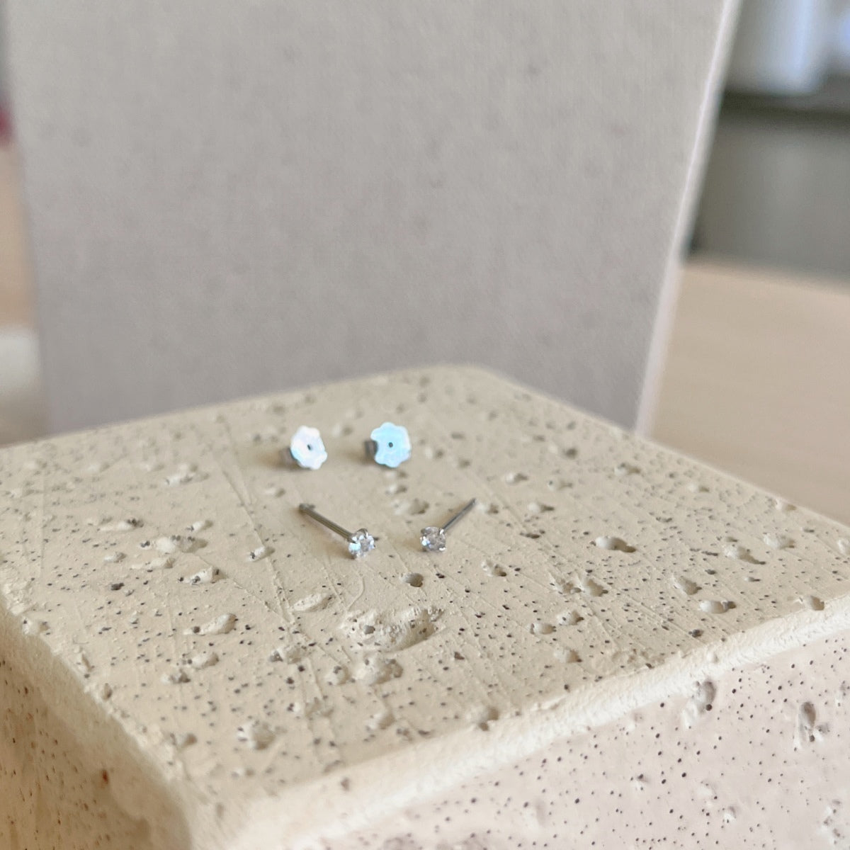 [Everoly JW]Delicate Solitaire Earrings
