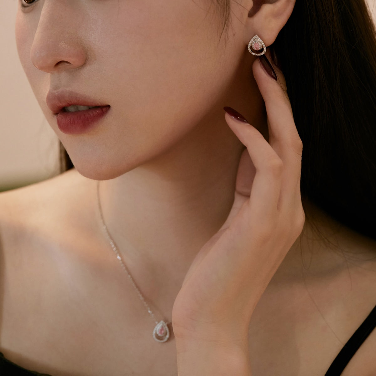 [Everoly JW]Sparkling Delicate Water Drop Shape Daily Earrings