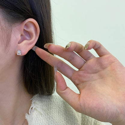 [Everoly JW]Stylish Shiny Rectangular Center Stone Stud Earrings