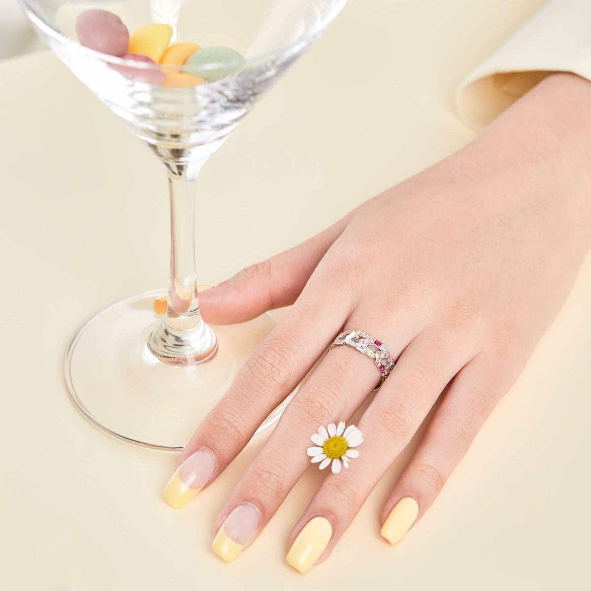 [Everoly JW]Sparkling Vibrant Emerald Cut Daily Ring