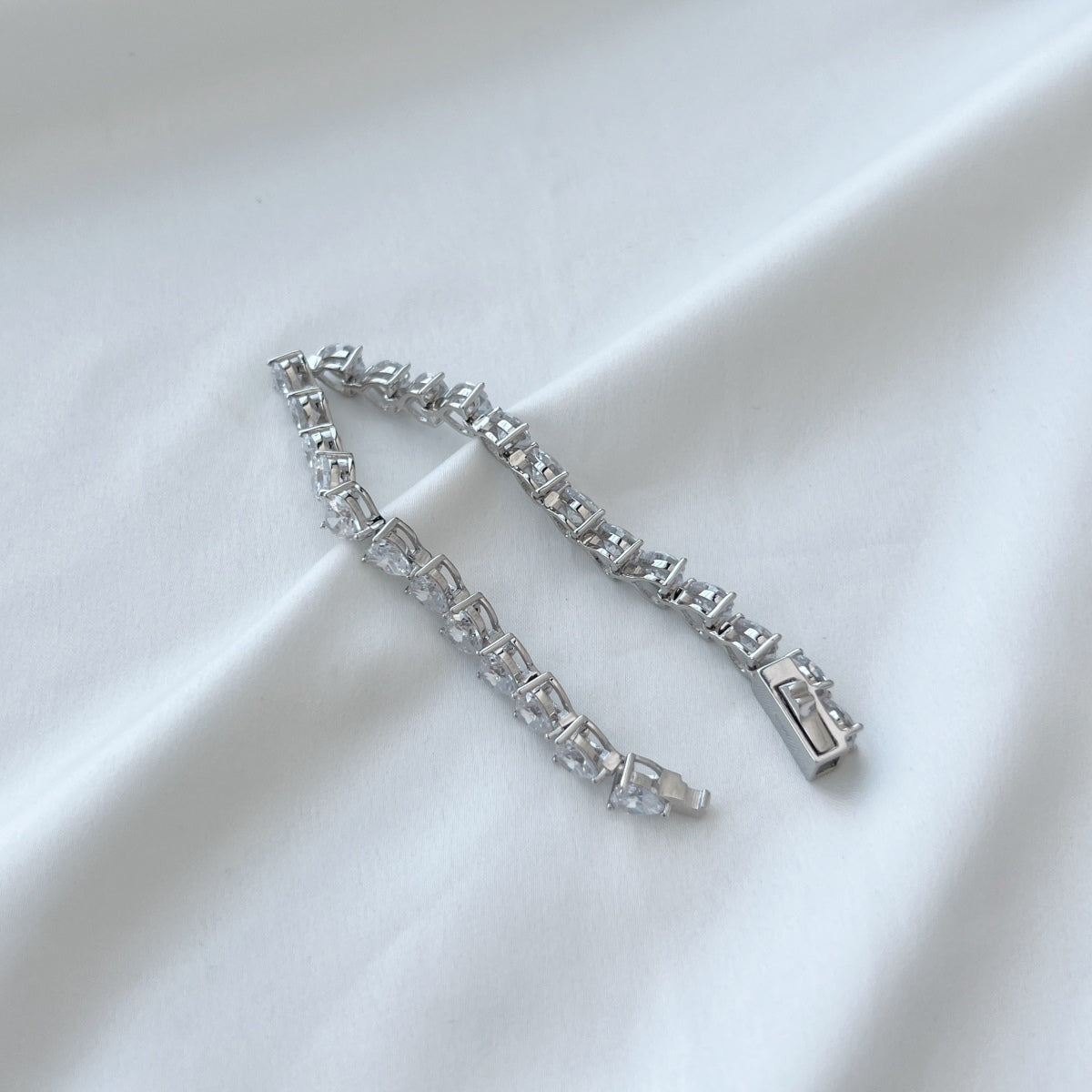 [Everoly JW]0.75 Carat Elegant Romantic Heart Shape Lover Bracelet