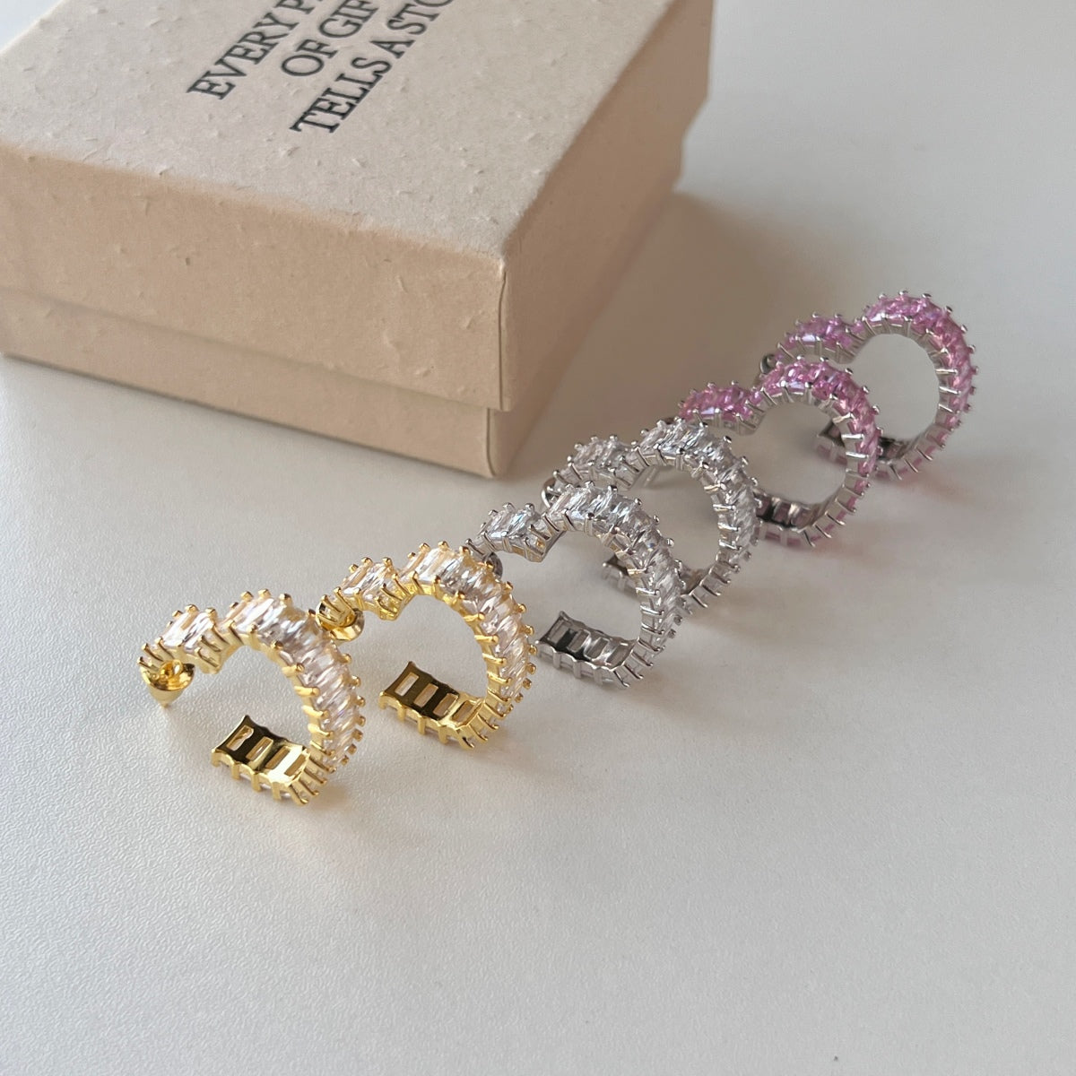 [Everoly JW]Radiant Heart Cutout Earrings