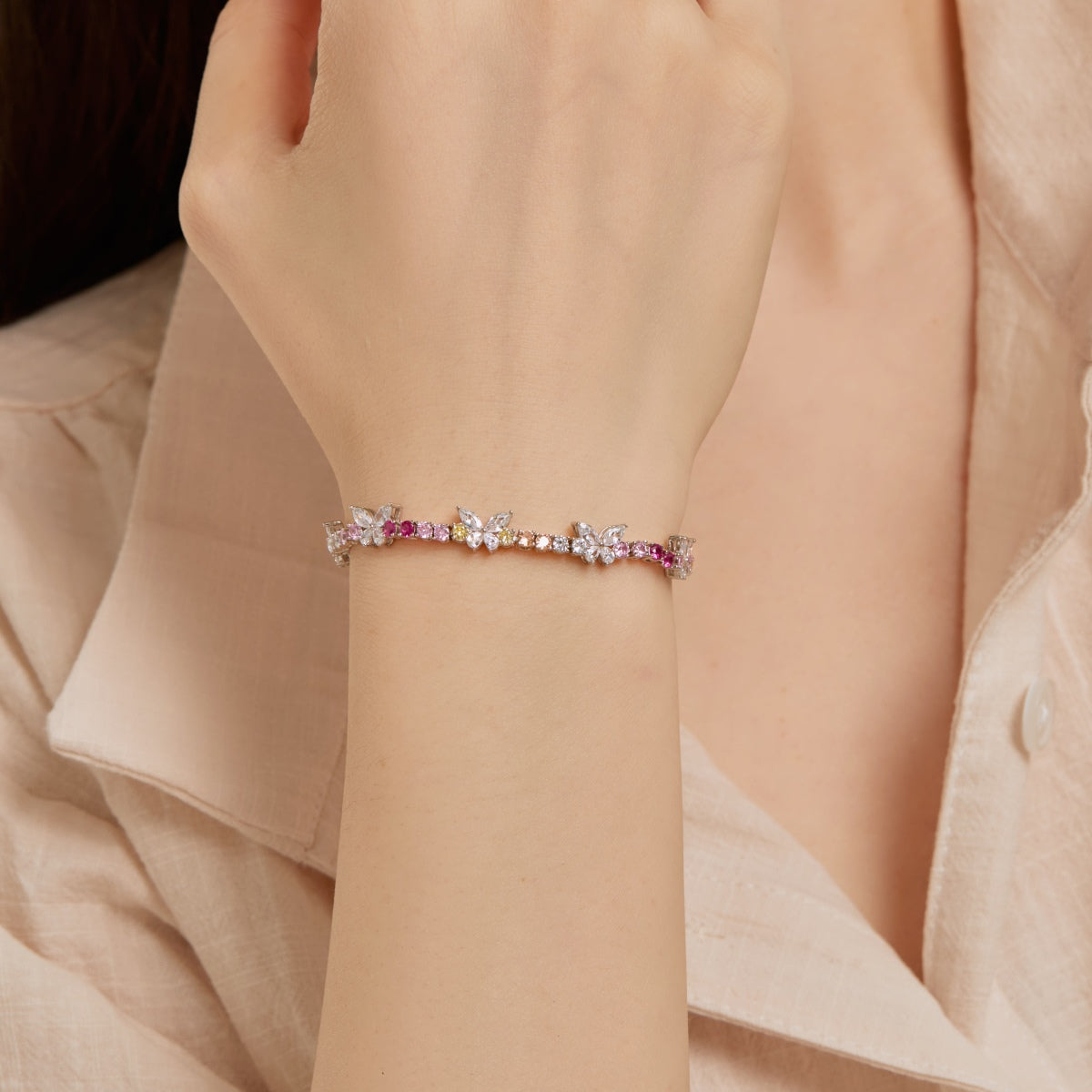 [Everoly JW]Ornate Colorful Butterfly Shape Round Cut Daily Bracelet