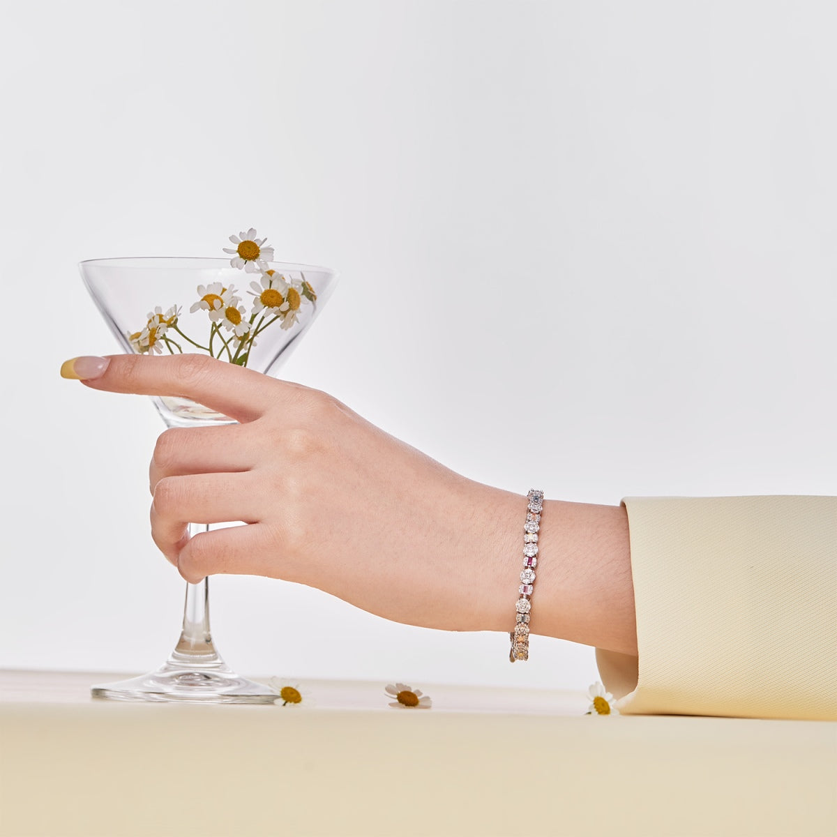 [Everoly JW]Dazzling Radiant Multi Cut Daily Bracelet