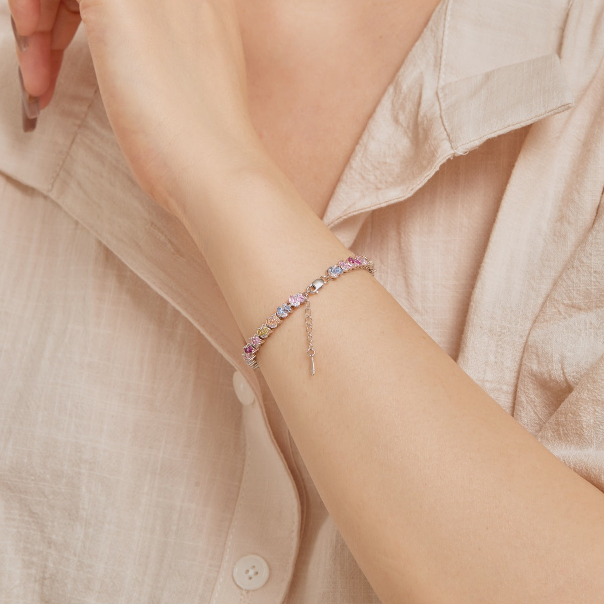 [Everoly JW]Ornate Colorful Flower Shape Party Bracelet