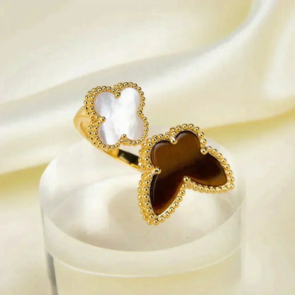 [Everoly JW]LUCKY BETWEEN THE FINGER RING