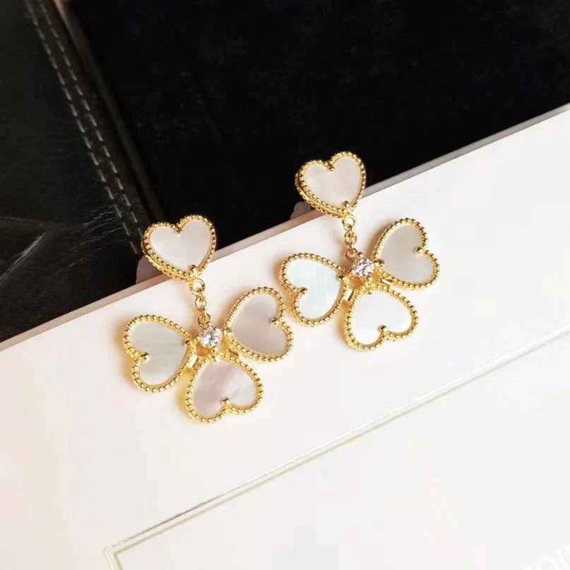 [Everoly JW]CLOVER SWEET WHITE MOP EARRINGS