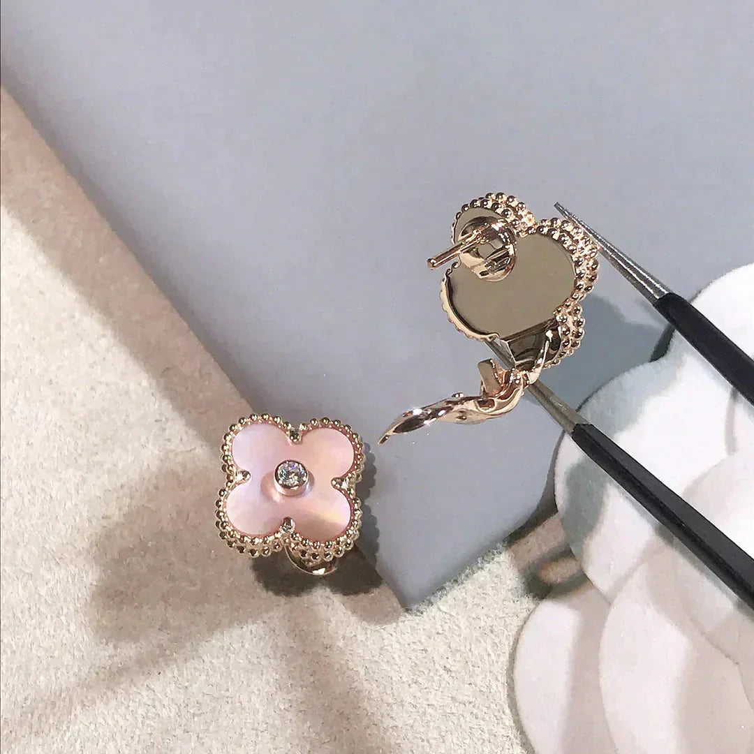 [Everoly JW]CLOVER MEDIUM 1 MOTIFS  PINK MOP DIAMOND EARRINGS