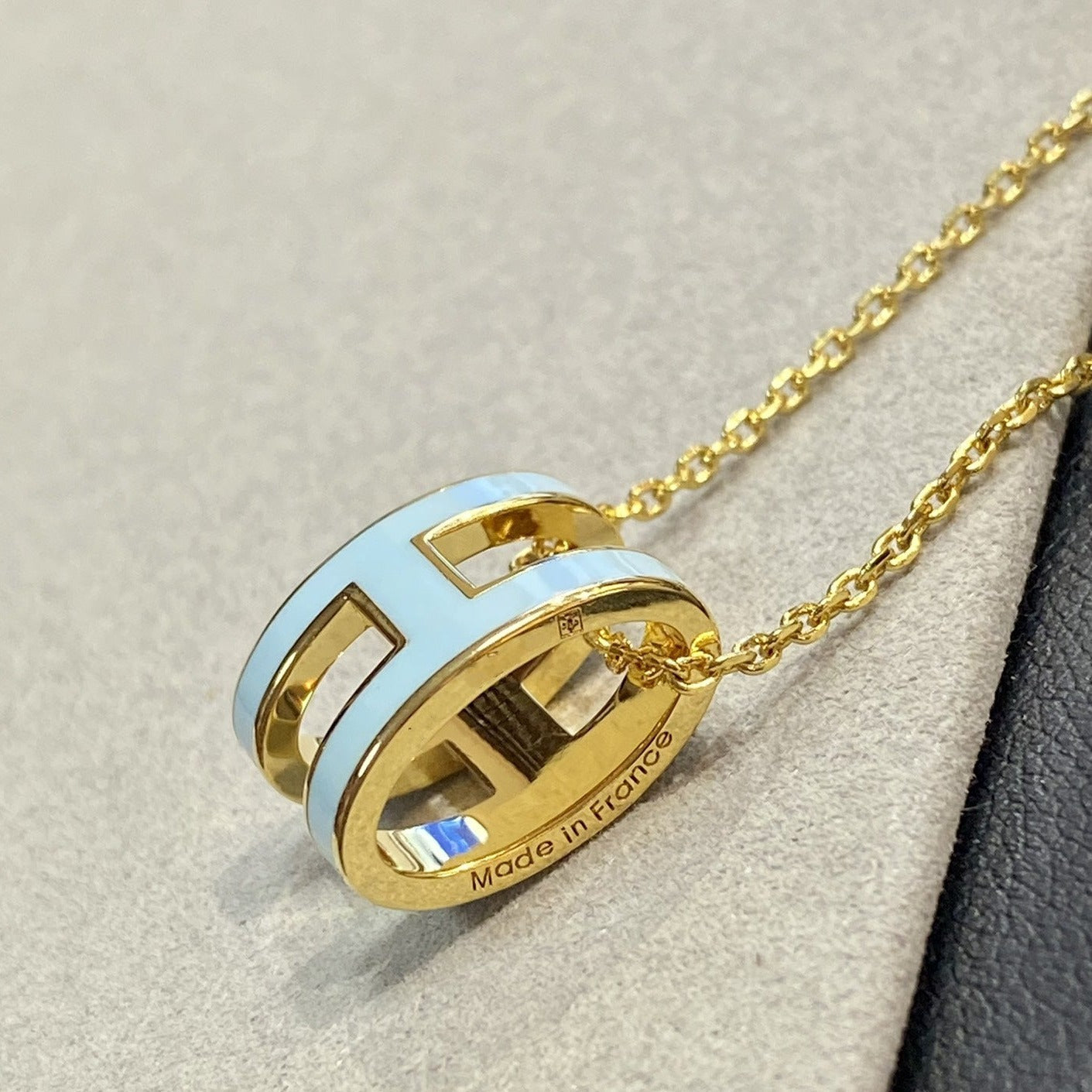 [Everoly JW]POP H LIGHT BLUE NECKLACE