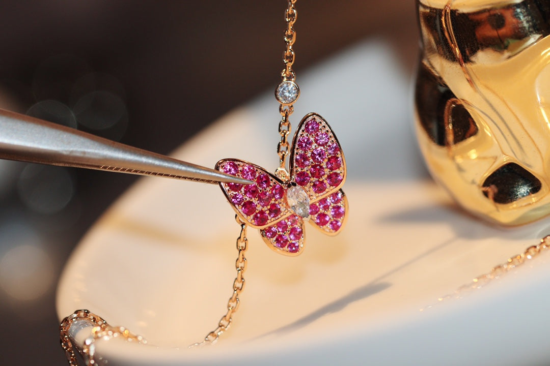 [Everoly JW]BUTTERFLY RED DIAMOND ROSE GOLD NECKLACE