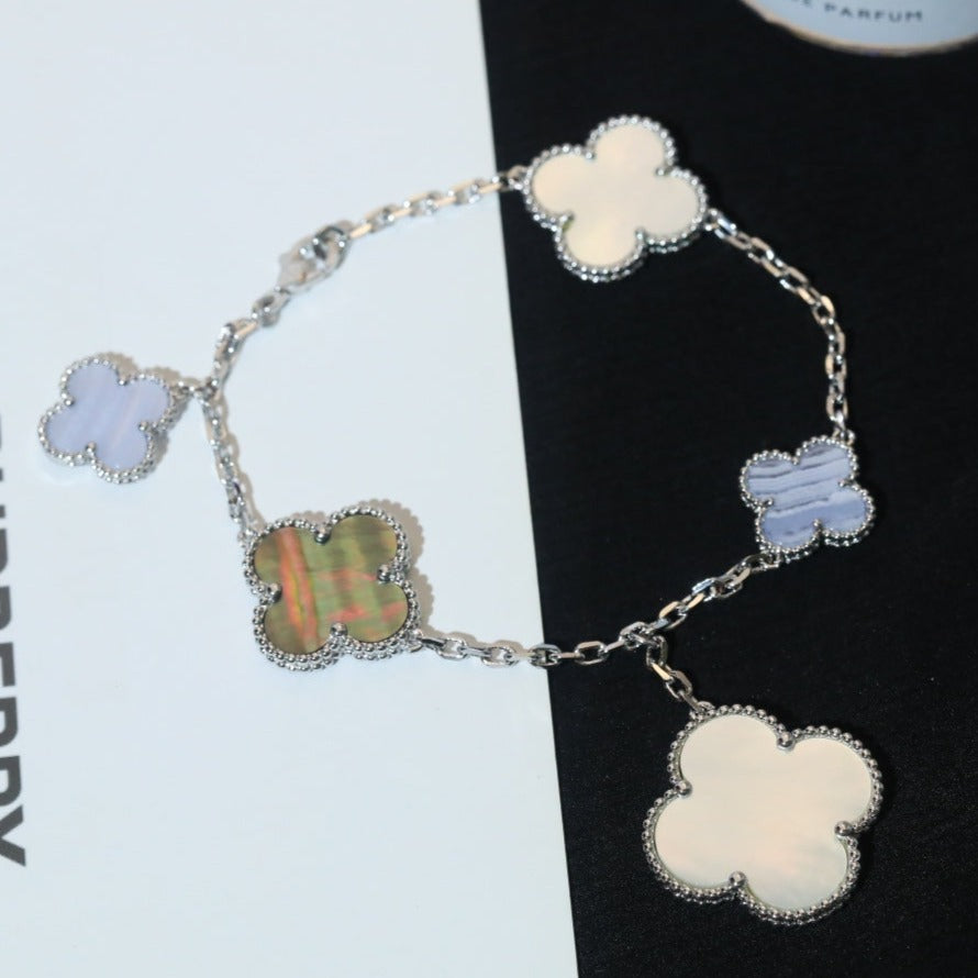 [Everoly JW]CLOVER BRACELET 5 MOTIFS MOP CHALCEDONY SILVER