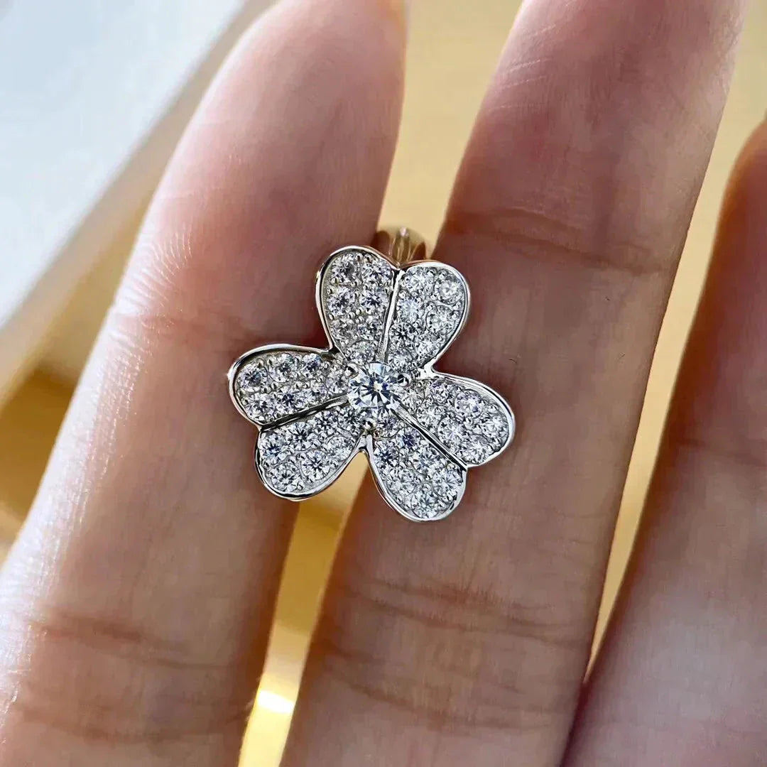 [Everoly JW]CLOVER COMOS DIAMOND EARRINGS SILVER