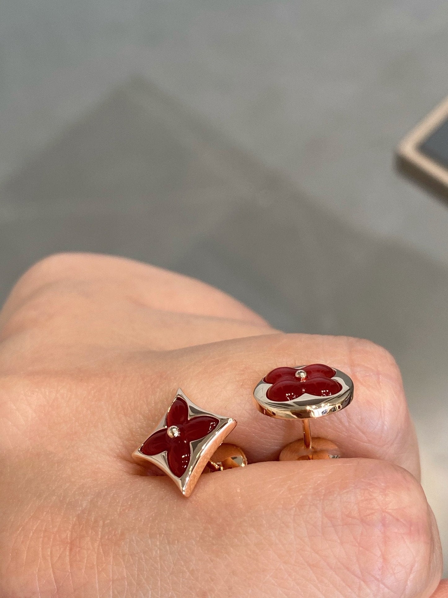 [Everoly JW]STAR AND SUN PINK GOLD CARNELIAN STUD EARRINGS