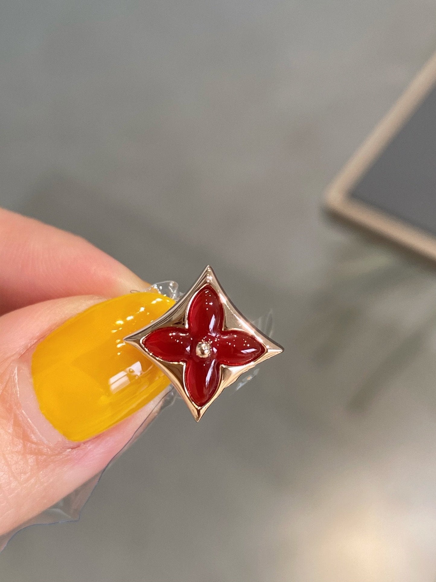 [Everoly JW]STAR AND SUN PINK GOLD CARNELIAN STUD EARRINGS