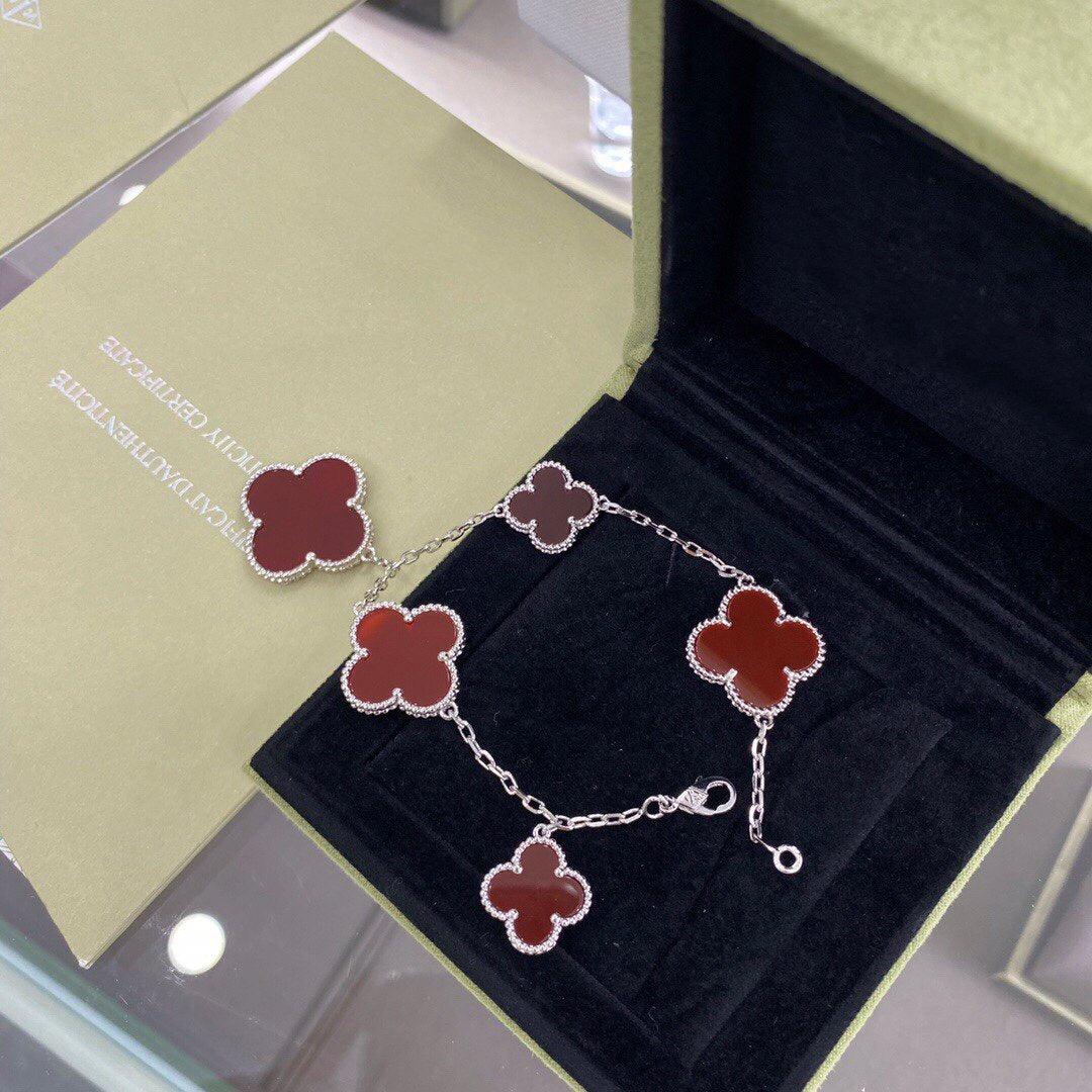 [Everoly JW]CLOVER 5 MOTIFS SIVLER CARNELIAN BRACELET