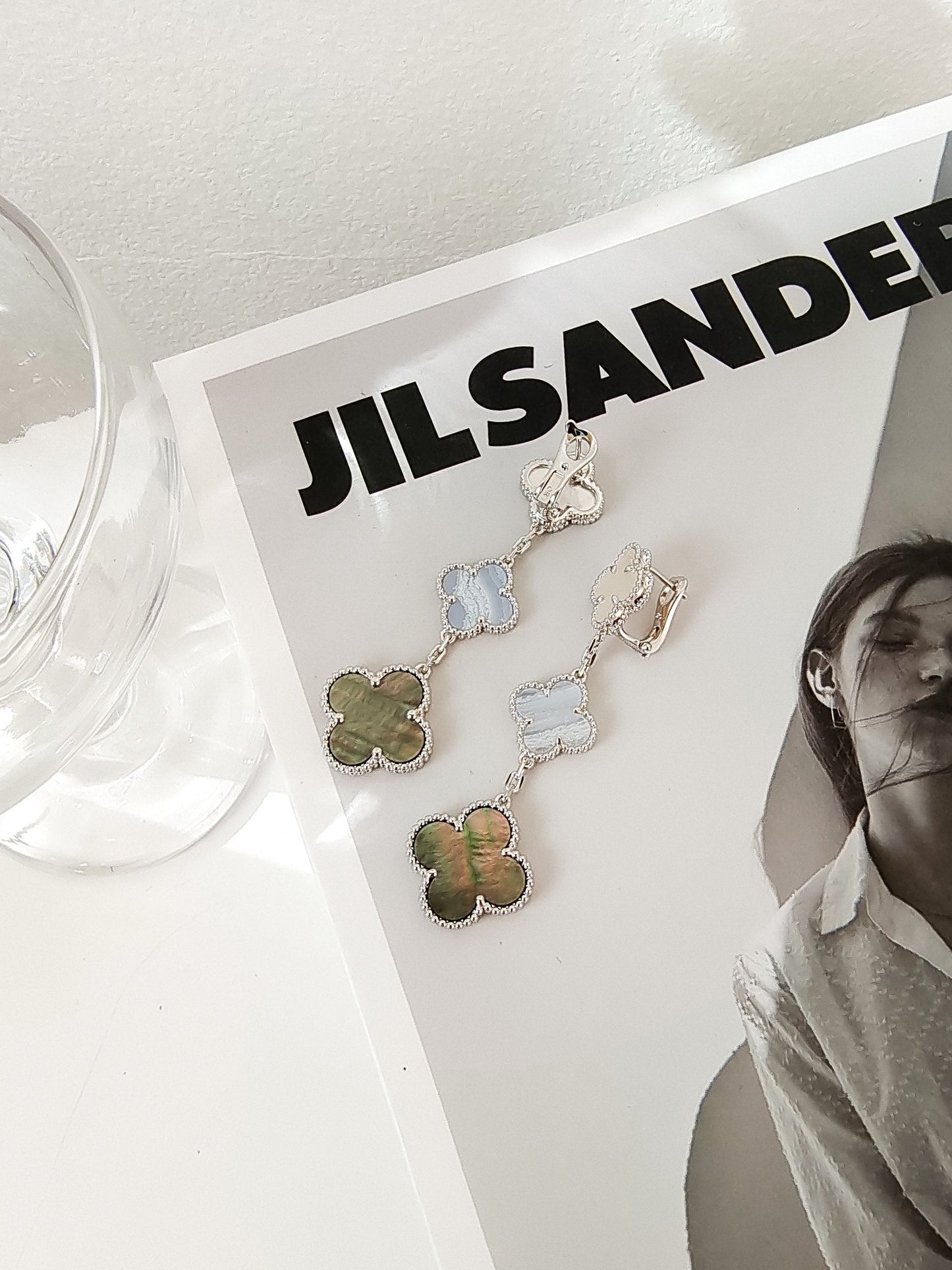 [Everoly JW]CLOVER 3 MOTIFS CHALCEDONY DARK MOP SILVER EARRINGS