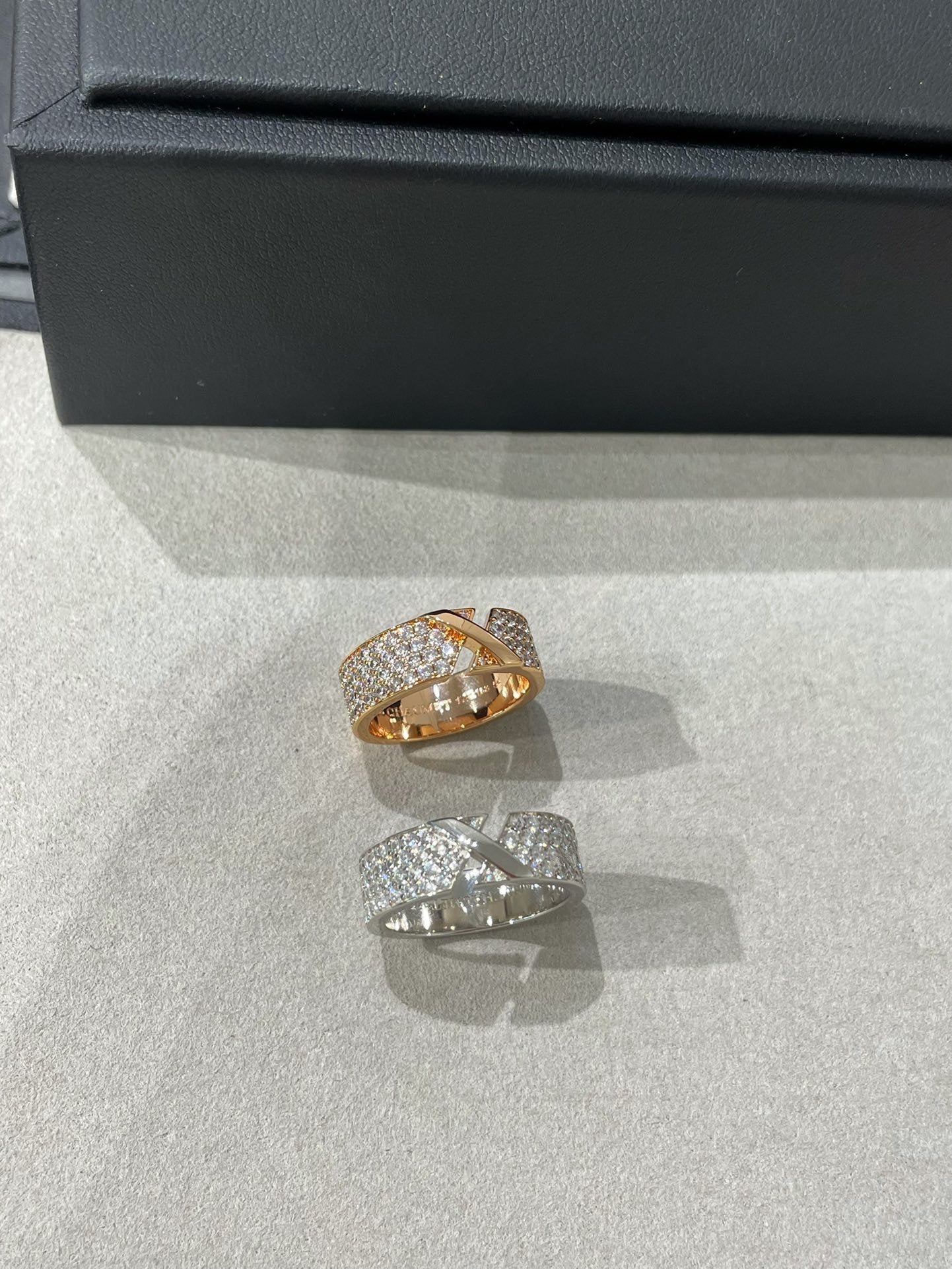 [Everoly JW]LIENS EVIDENCE  DIAMOND PAVED RING