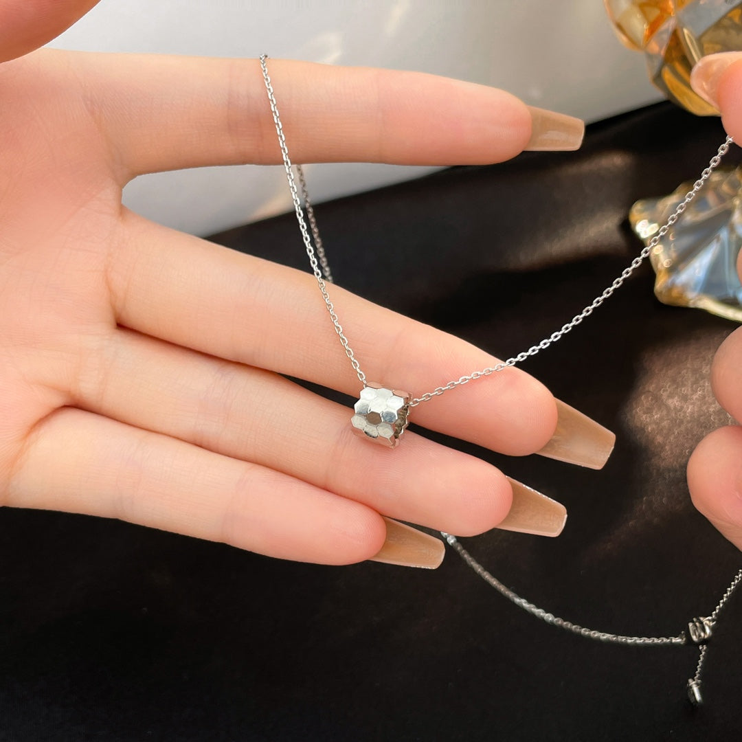 [Everoly JW]BEE MINI NECKLACE