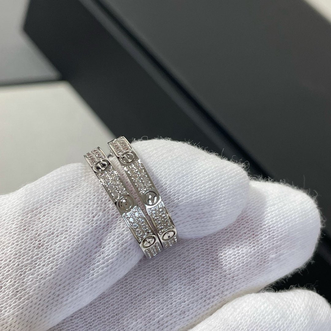 [Everoly JW]LOVE DIAMOND SILVER HOOP EARRINGS