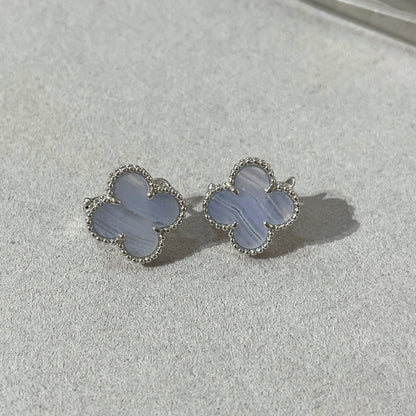 [Everoly JW]CLOVER CHALCEDONY SILVER STUD EARRINGS
