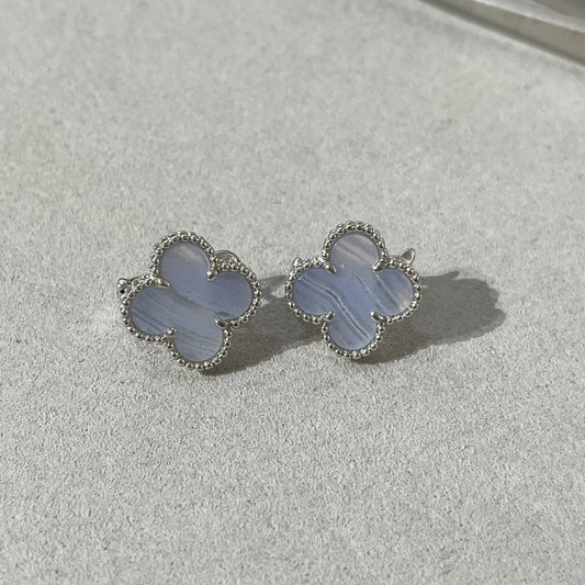 [Everoly JW]CLOVER CHALCEDONY SILVER STUD EARRINGS