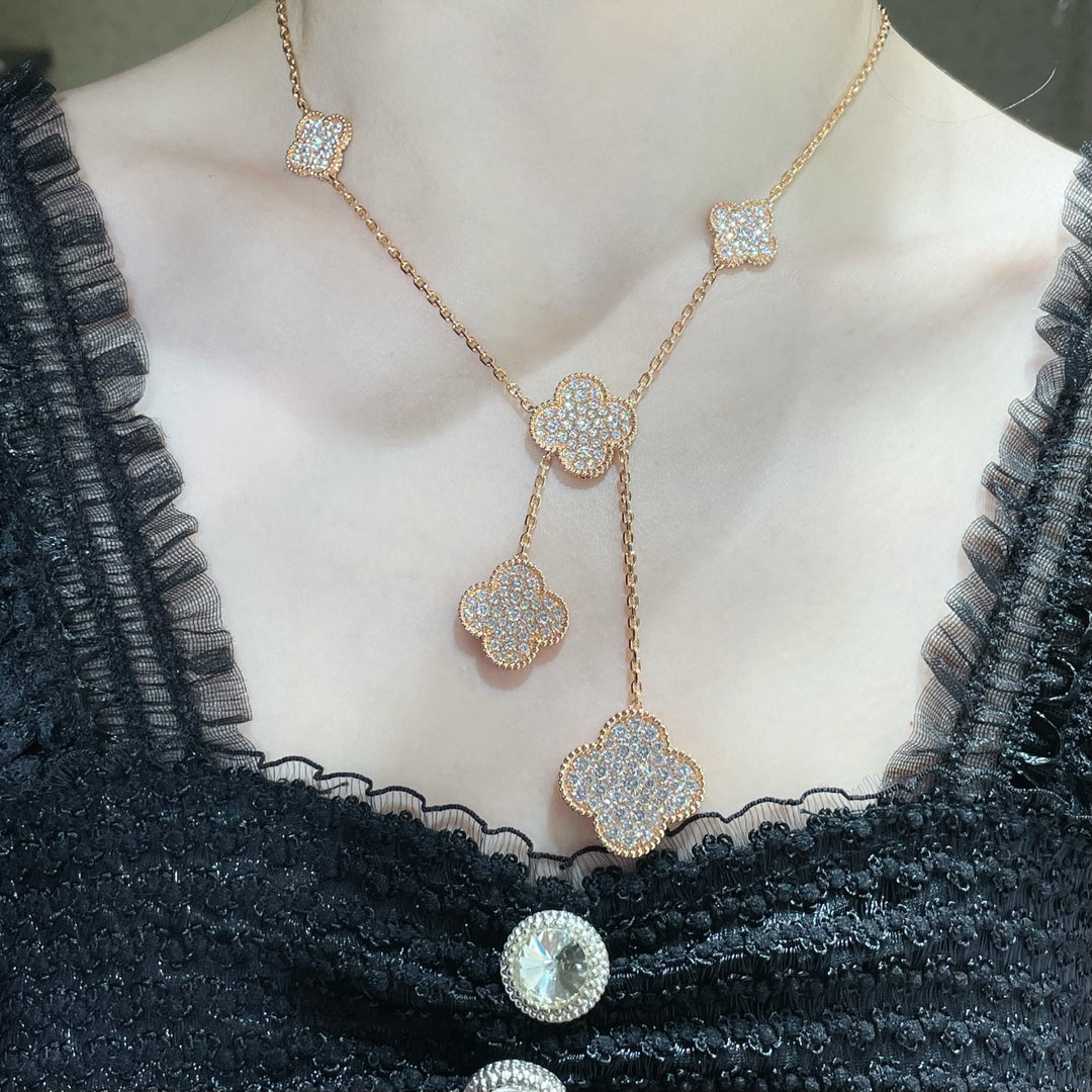 [Everoly JW]CLOVER 6 MOTIF DIAMOND PAVED NECKLACE