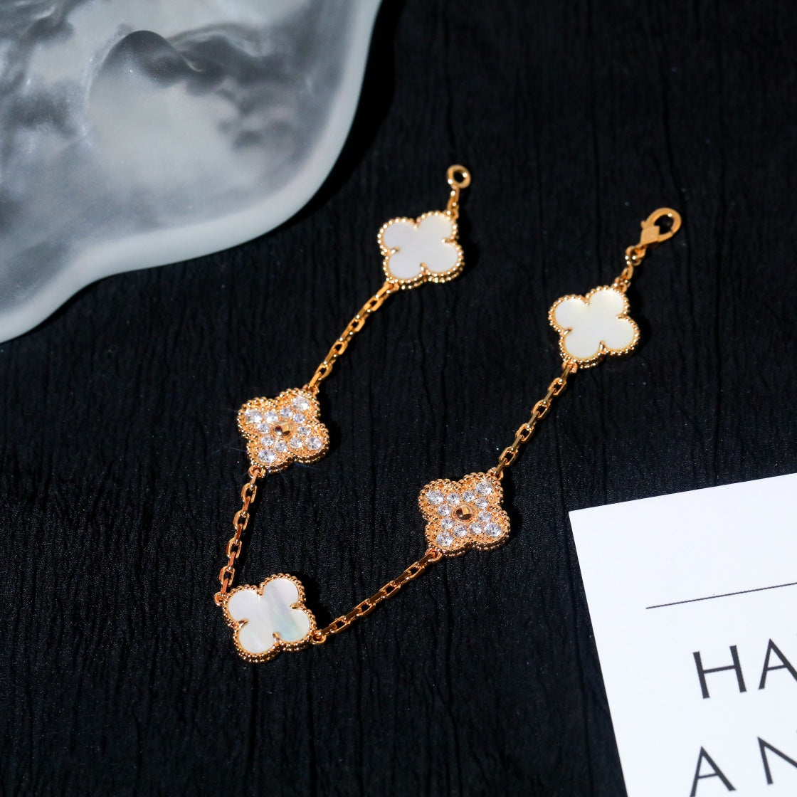 [Everoly JW]CLOVER BRACELET 5 MOTIF WHITE MOP DIAMOND