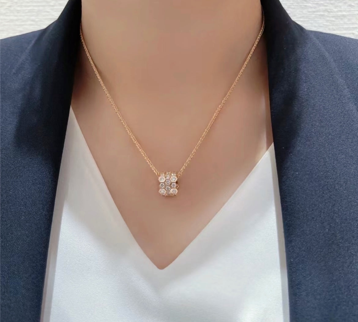 [Everoly JW]BEE LOVE DIAMOND PAVED 3 ROW NECKLACE