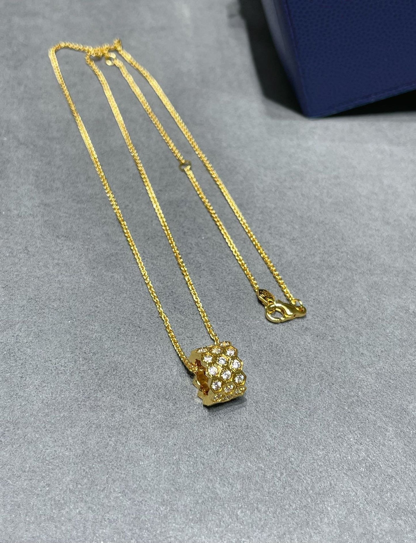 [Everoly JW]BEE LOVE DIAMOND PAVED 3 ROW NECKLACE
