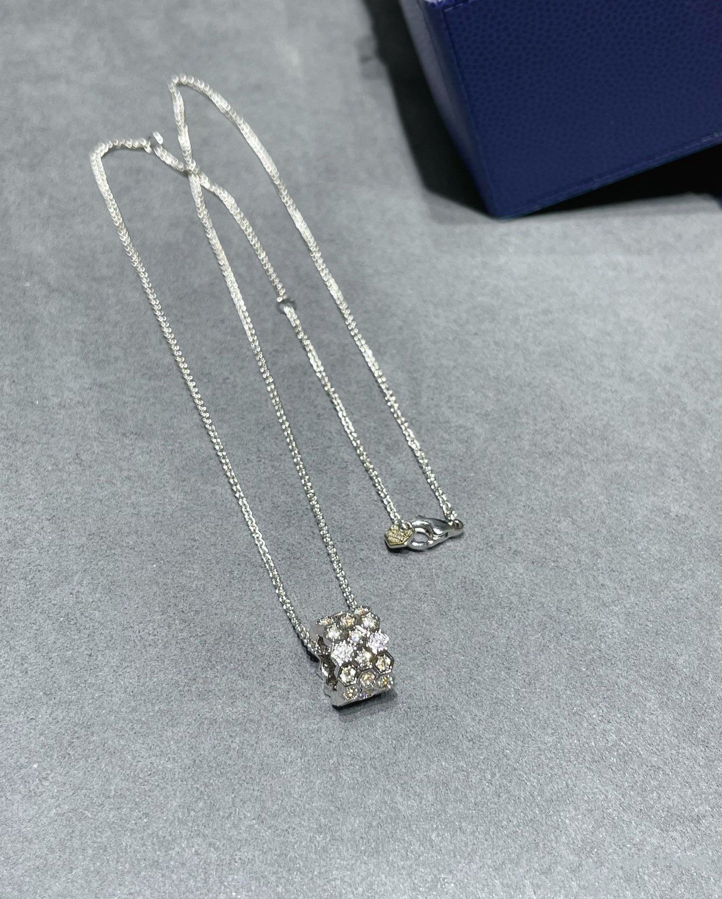 [Everoly JW]BEE LOVE DIAMOND PAVED 3 ROW NECKLACE