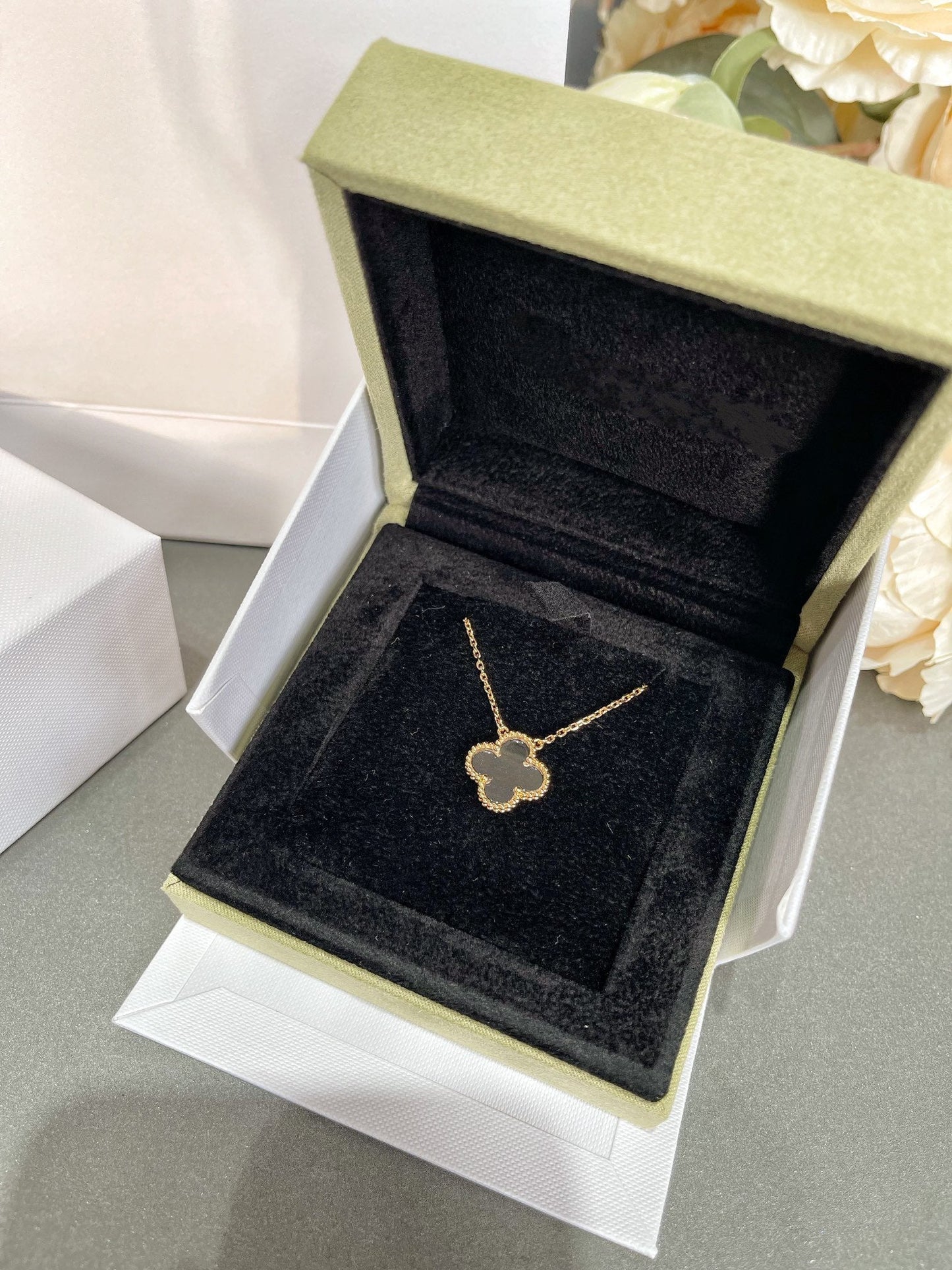 [Everoly JW]CLOVER ROCK CRYSTAL ROSE GOLD NECKLACE