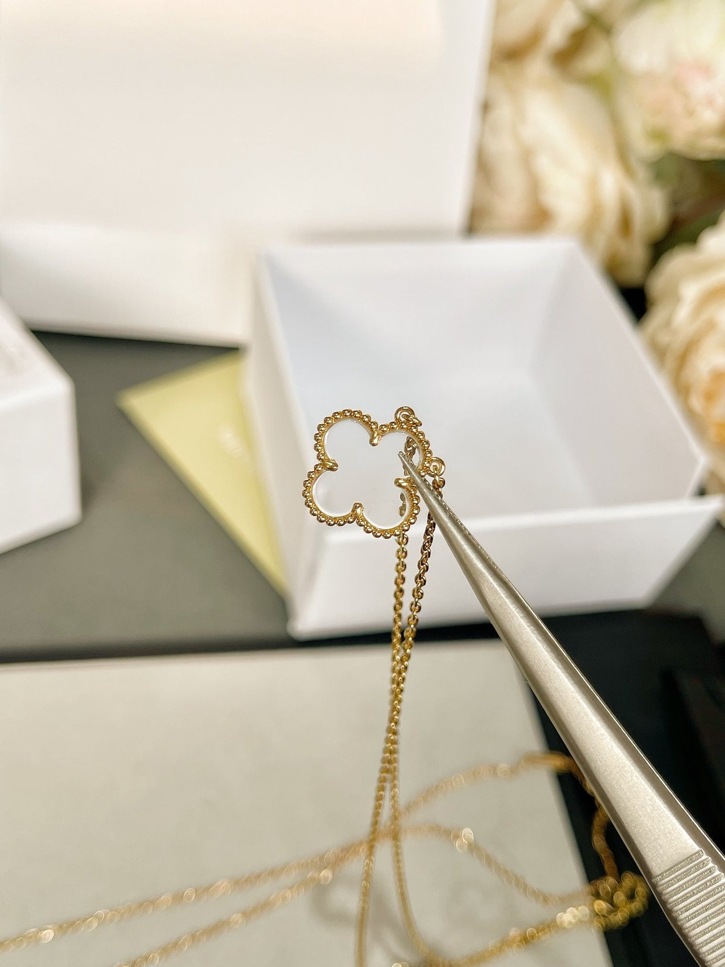 [Everoly JW]CLOVER ROCK CRYSTAL ROSE GOLD NECKLACE