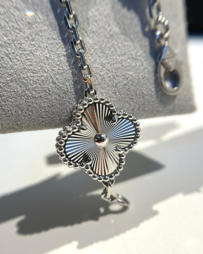 [Everoly JW]CLOVER 5 MOTIF SILVER DIAMOND BRACELET