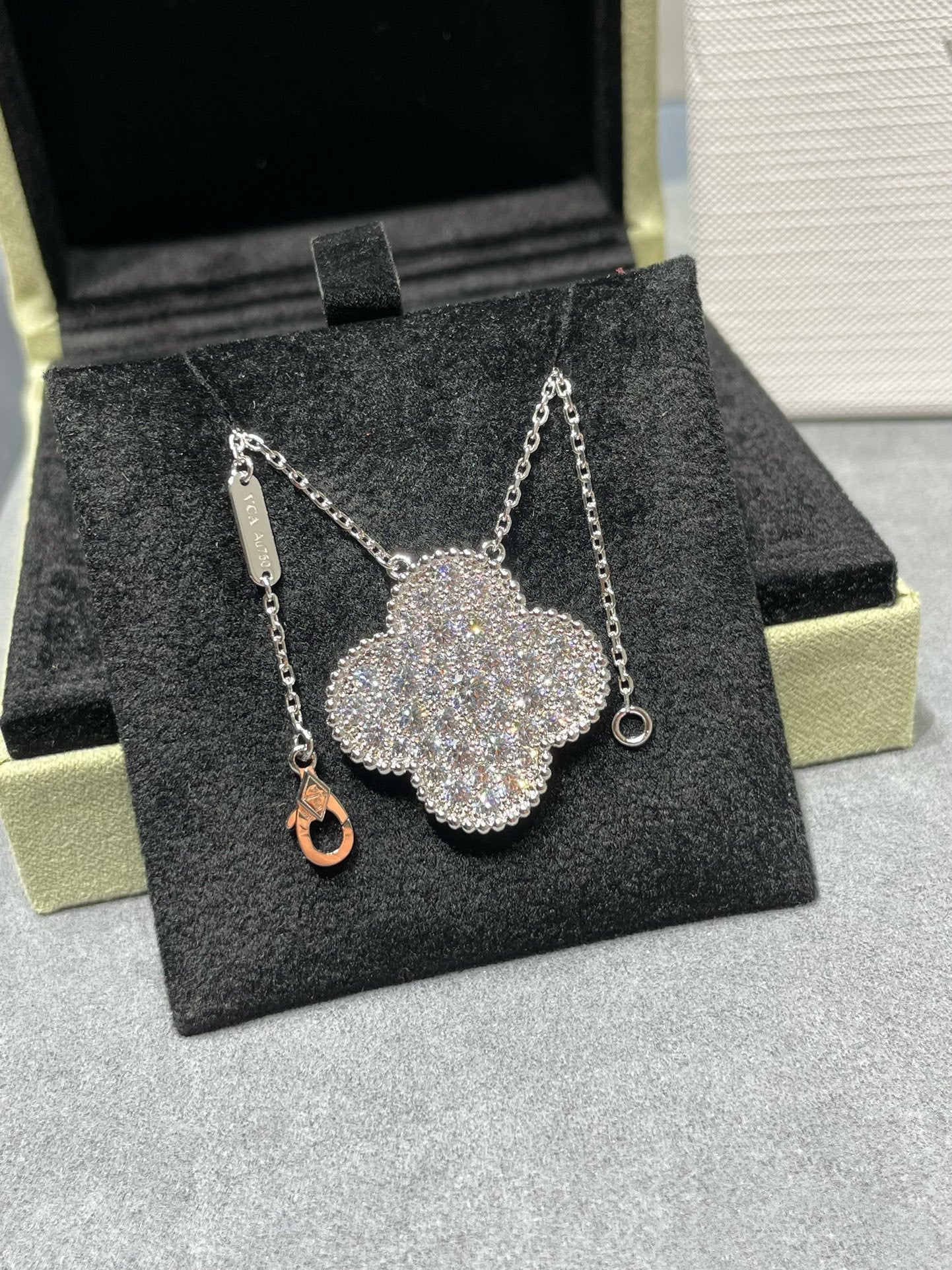 [Everoly JW]CLOVER 25MM LARGE PENDANT DIAMOND PAVED SILVER NECKLACE