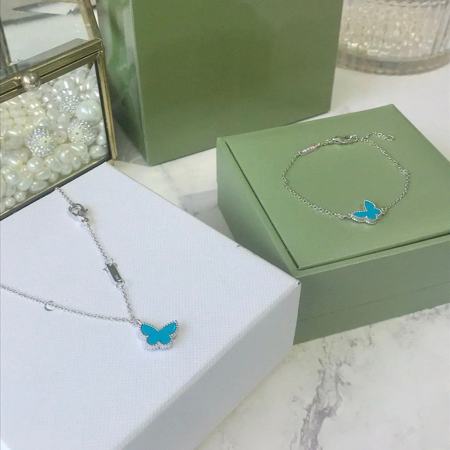 [Everoly JW]BUTTERFLY TURQUOISE BUTTERFLY BRACELET SILVER